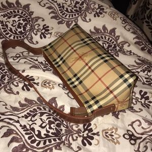 Burberry bag ver cute